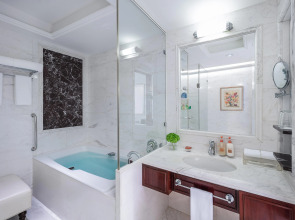 Crowne Plaza Hotel & Suites Landmark Shenzhen by IHG