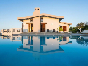 Azatis Luxury Villa
