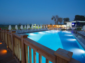 Water Side Resort & Spa