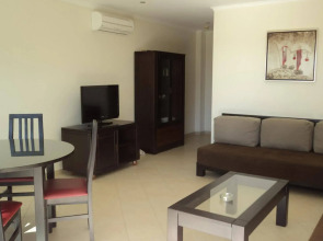 Parque Mourabel, Oasis Village, Pe do Lago