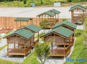 Sangha Farm Farmer’s Village Hotel