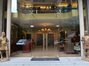 MidTown Hotel & Suites