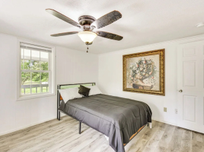 Seneca Vacation Rental w/ Grill Near Lake Hartwell