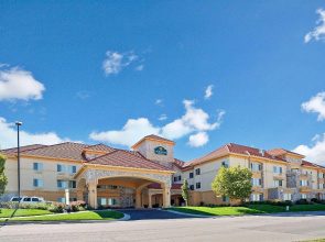 La Quinta Inn And Suites Olathe