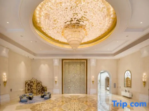 Zhengzhou Yinji Ice and Snow Hotel
