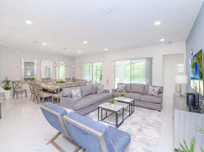 Upstay Luxury Resort Home w Pool & Patiosleeps 26