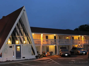 Cape Shore Inn