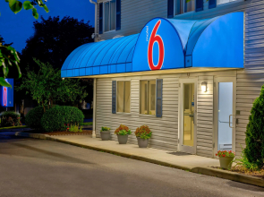 Motel 6 Bethel, CT - Danbury