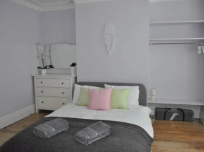 Beautiful large victorian waterfront house