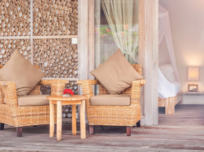 AVIA Villa Resort