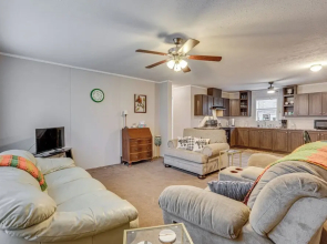 Pet-friendly Home ~ 10 Mi to Hocking Hills!