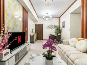 Luxury Staycation beside Okada
