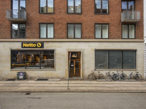 Sanders Monarch - Nice 1-bdr Apt With Balconies