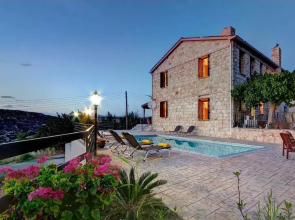 Villa Irene Palace in Peristerona