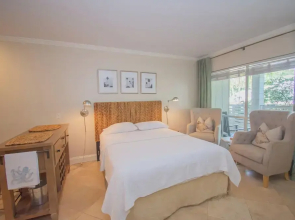 511 Sunsuite - Charming Studio, Sleeps 4