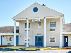 Motel 6 Harrisonburg, VA - South