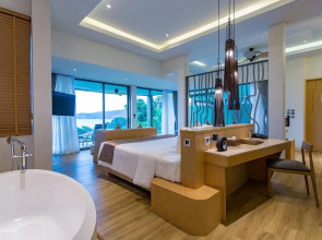 Crest Resort & Pool Villas