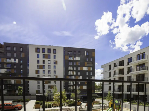 Glass House Hot Tub Apartments