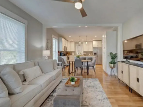 Fall Festivities - 4BR Home by IU Stadium Bloomington Bliss