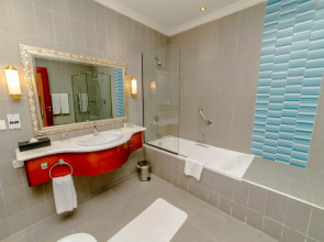 Pullman Dubai Jumeirah Lakes Towers - Hotel & Residence