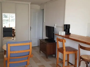 Petite maison refaite à neuf dans mas du 19ème siècle