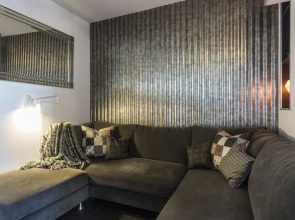 Loft Penthouse With Startling City Views + Parking