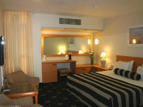 Seasons Hotel - Resort on The Beach