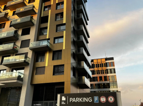 Ein Park Apartment with free parking