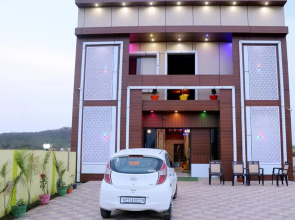 Hotel Krishna Manu Palace