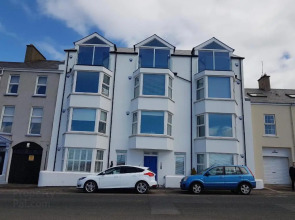 Luxury South Pier Apartment