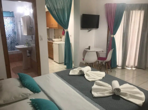 Vrisi Apartments & Villa