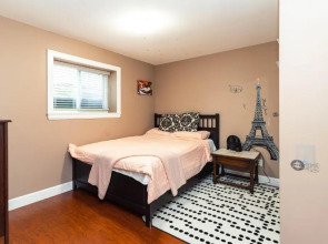 Vancouver Yuelai Guesthouse