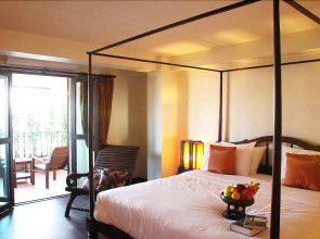 Anoma Boutique House