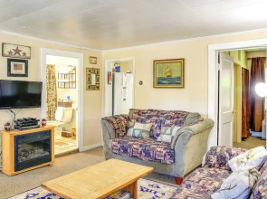 Hunter Home w/ Fire Pit & Yard: On Main Street!