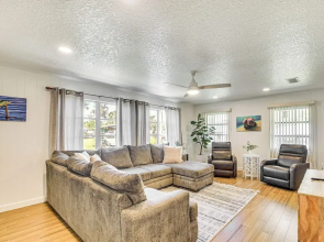 Charming Canalfront Retreat w/ Double Boat Slip!
