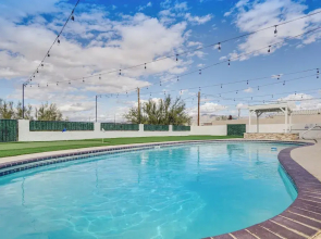 Sunny Arizona Oasis w/ Views - 2 Mi to Lake Havasu