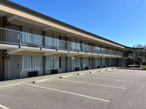 Days Inn By Wyndham Monroe Nc