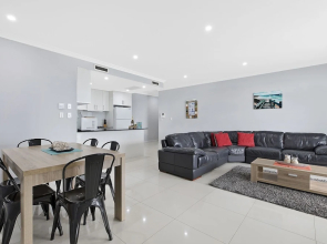 Lakeside Waterfront Apartment 18