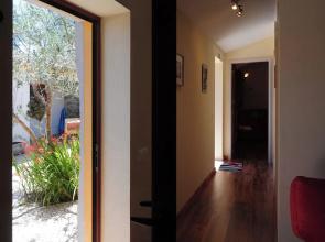 Charming Cottage With 2 Bedrooms in a Seaside Village