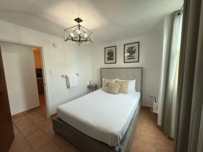 3 Bed 1 Bath 1 Park Plaza Universidad