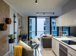 eKhaya at Ellipse Waterfall City