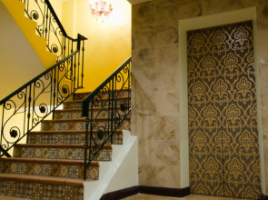 Violet Tower at Khaosan Palace