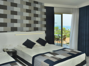 White City Beach - Adults Only