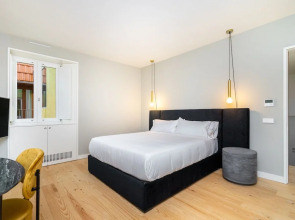 LS48 Prime Location Luxury Duplex