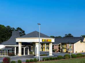 Super 8 by Wyndham McDonough GA