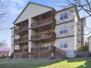 Lakefront Sanctuary - Table Rock Lake Adventures