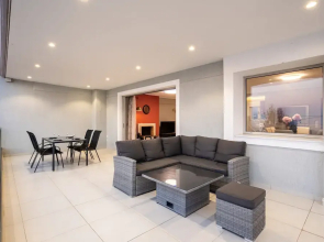 Beachfront Artemida Retreat - Peony Seabreeze Gem