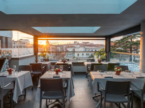 Hotel Twenty One