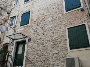 JR Luxury Guesthouse 2