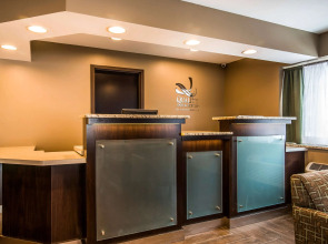 Clarion Pointe Downtown